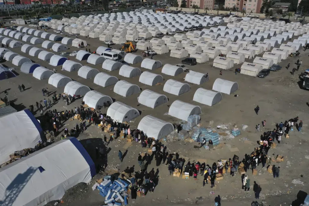 Turkish quake victims sleep in trains, tents, greenhouses