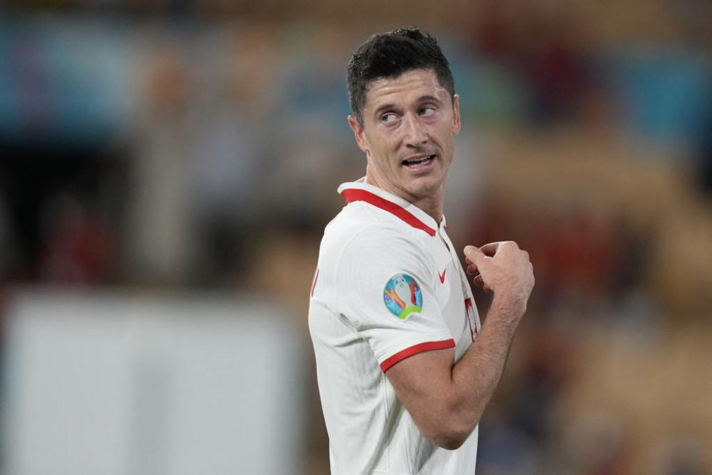 Lewandowski says he's ready to make history with Barcelona