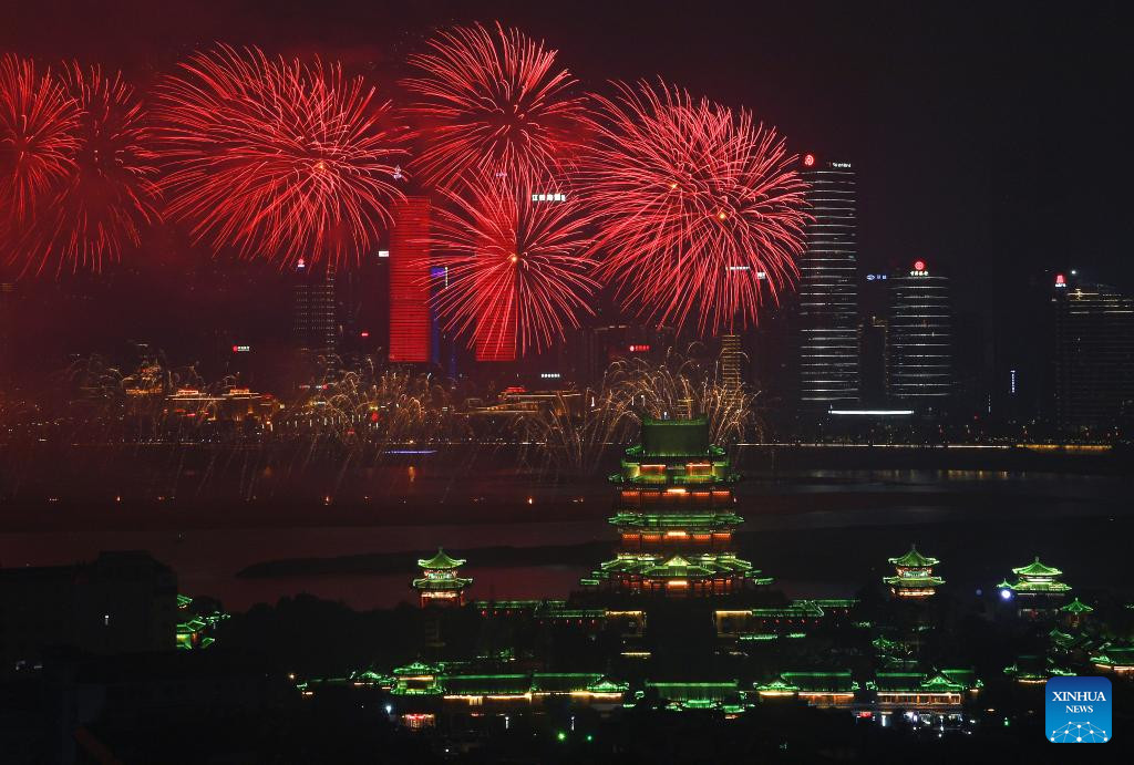 In Pics: Grand firework show in Nanchang, E China