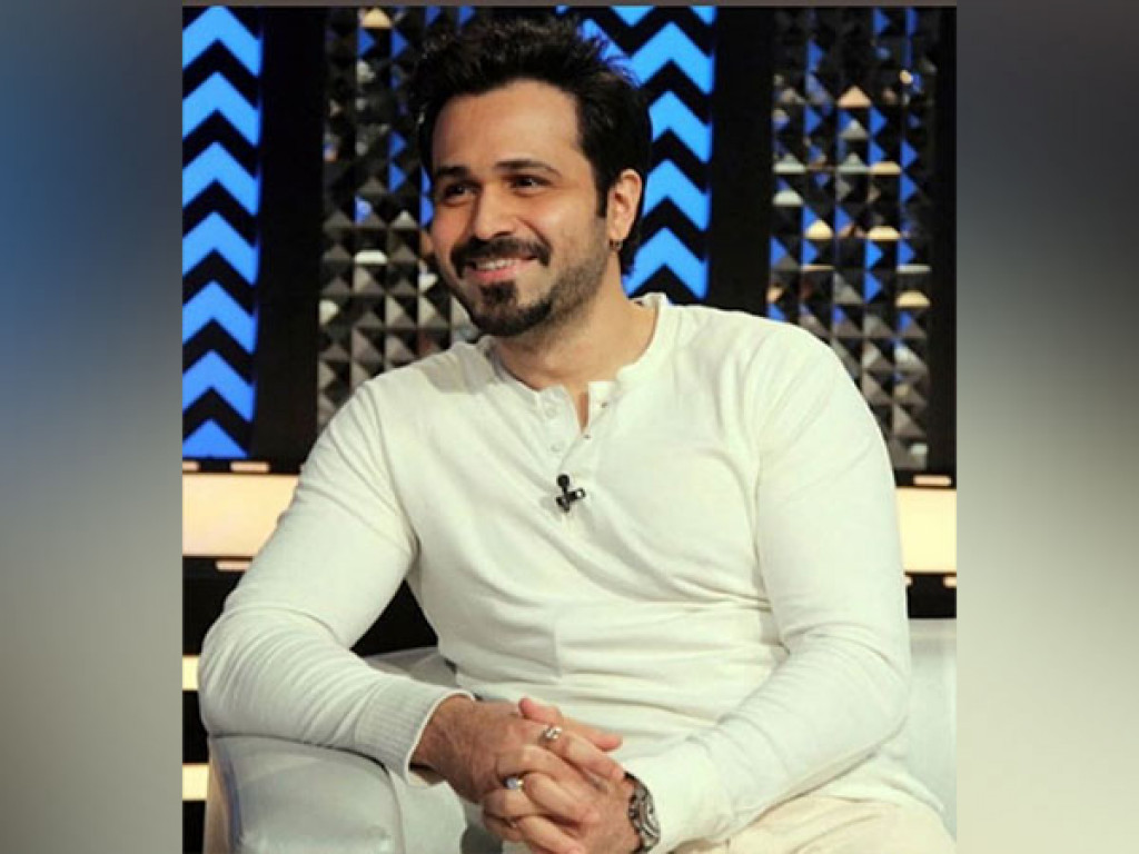 Emraan Hashmi Flaunts His Washboard Abs In Shirtless Picture Nepalnews