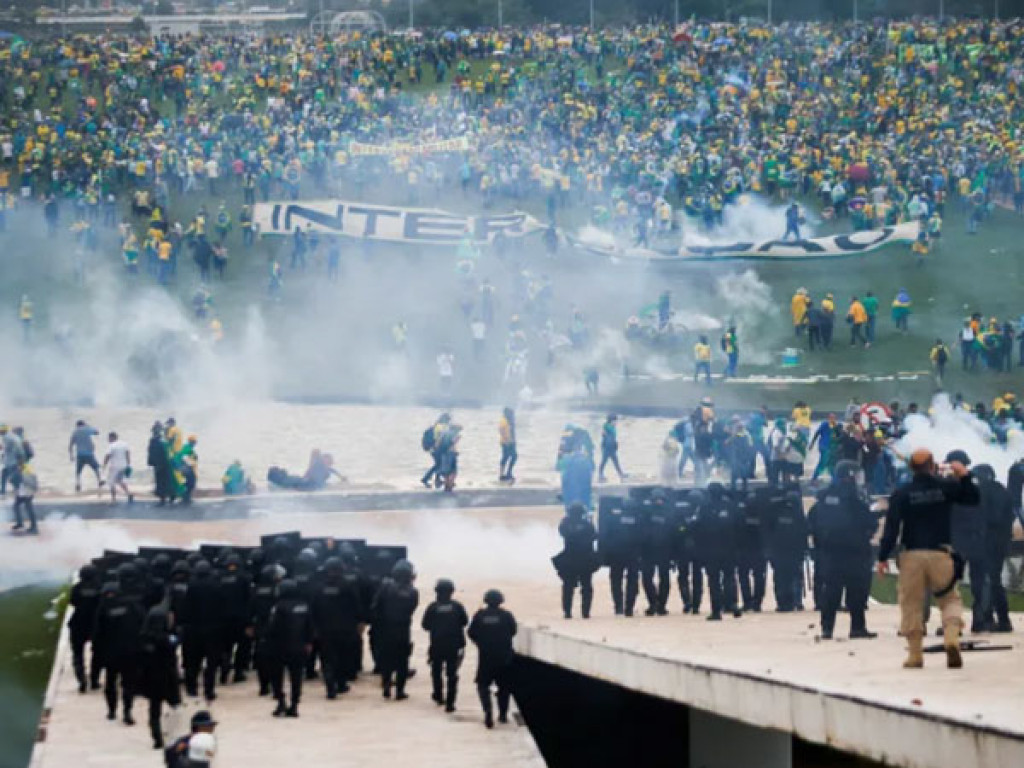 Brazil's Lula removes soldiers from guarding presidential residence