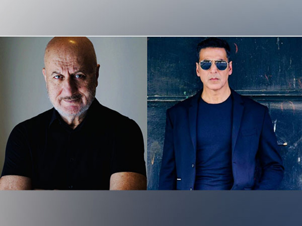 Anupam Kher, Akshay Kumar pay tributes to martyrs of Pulwama attack