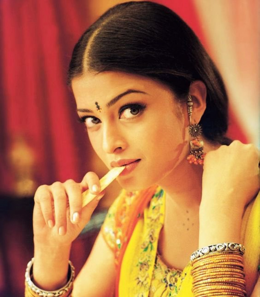 Aishwarya | Aishwarya rai photo, Indian beauty, Hair photo