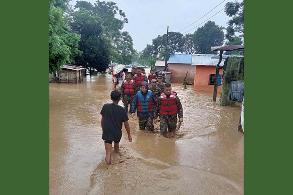 In pictures: Nepali Army personnel reach out to people | Nepalnews