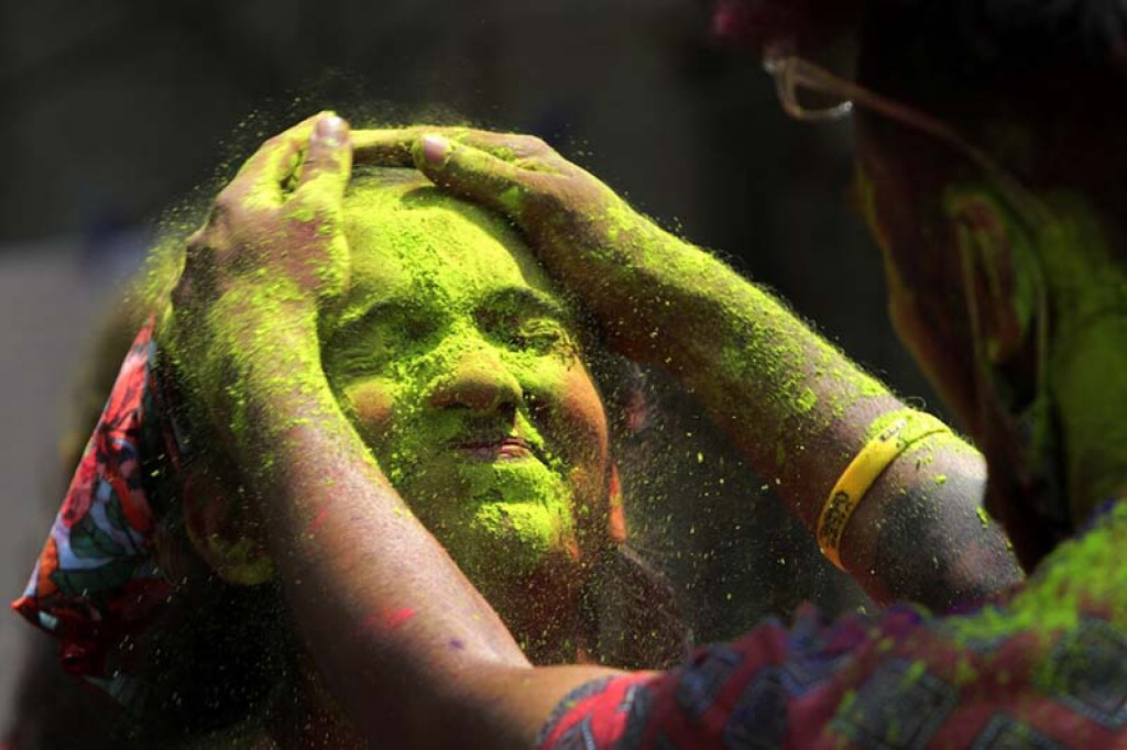 How to look after your skin this Holi | Nepalnews