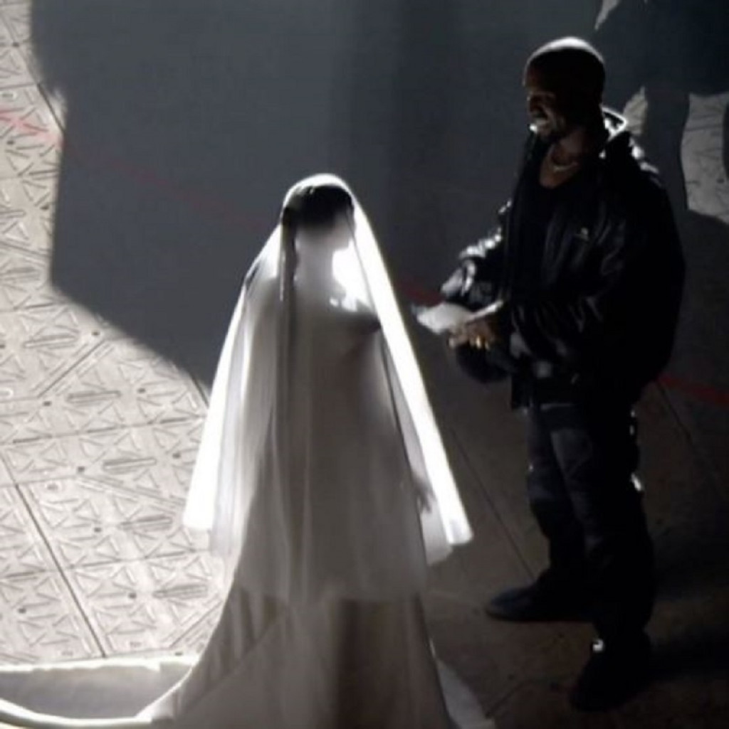 Kanye West Recreates Kim Kardashian Wedding at Chicago 'Donda' Event