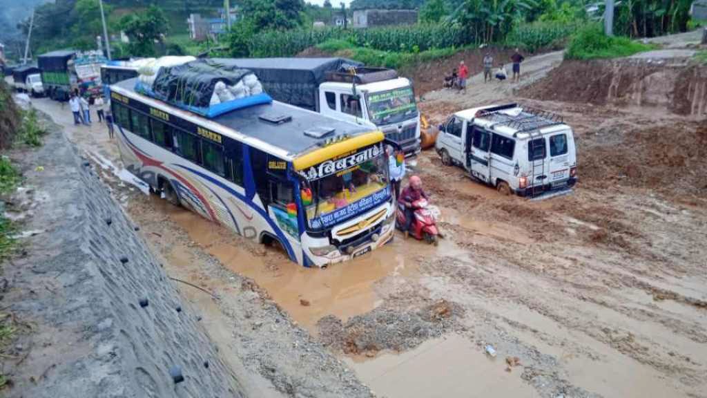 19 highways blocked, 14 road sections limited to one-way traffic ...