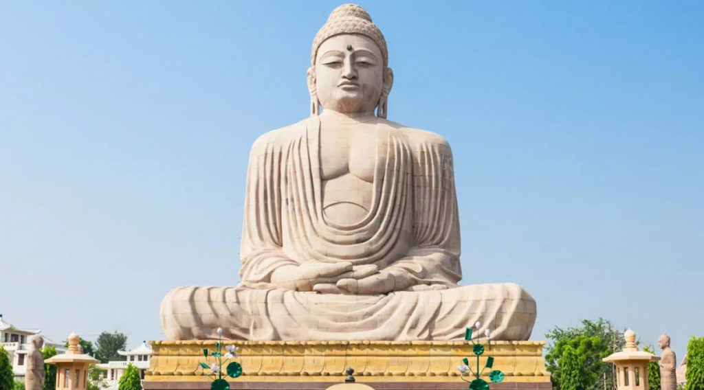 Photo Buddha statue in Rishikesh, India