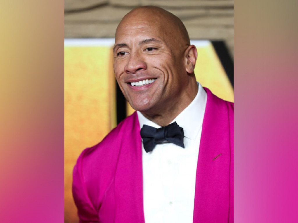 What is Red One starring Dwayne Johnson about?