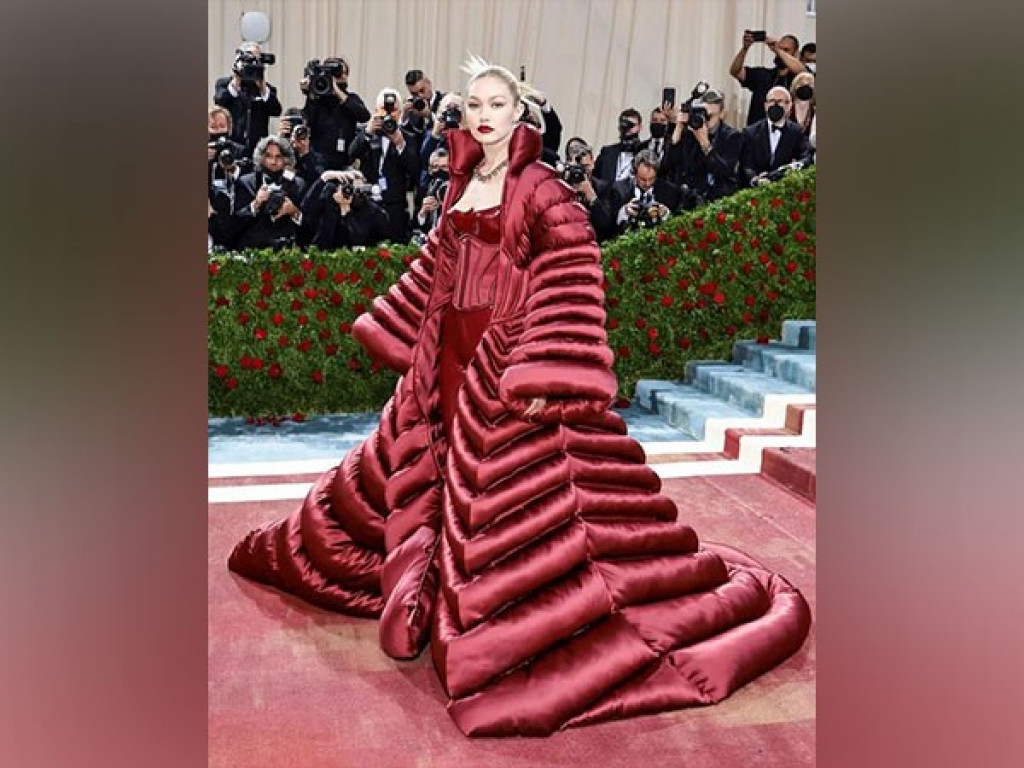 Blake Lively makes heads turn at the Met Gala 2022 and has a Lady Gaga  costume reveal moment